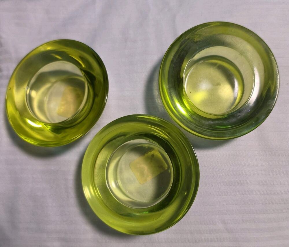 Discontinued Crate & Barrel Chartreuse Green Glass Tealight Candle Holders Set/3